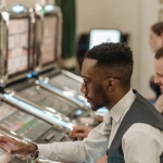 Игровой портфель RamenBet Casino с разнообразными слотами и настольными играми